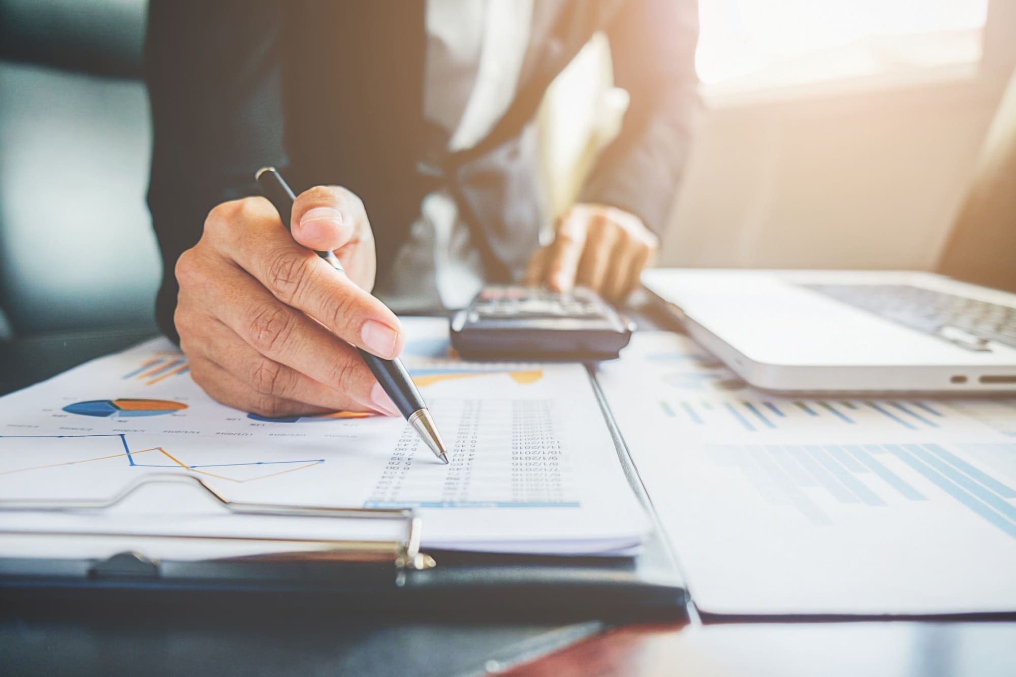 Navigating Cross-Border Tax Challenges in Global Expansion
